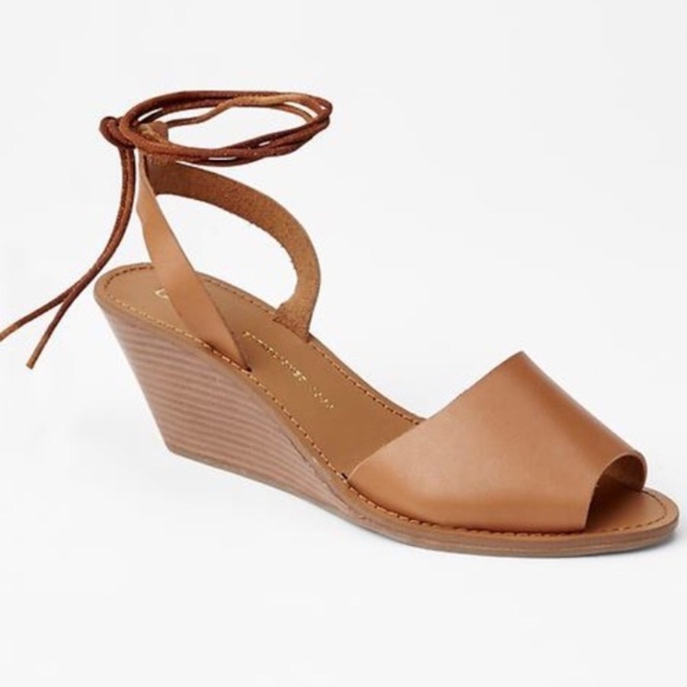 Gap ankle wrap leather heels size 9.5